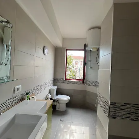 Centre 4r * Shkodër