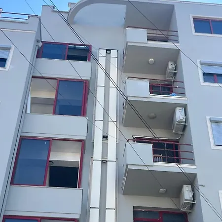 Centre 4r * Shkodër